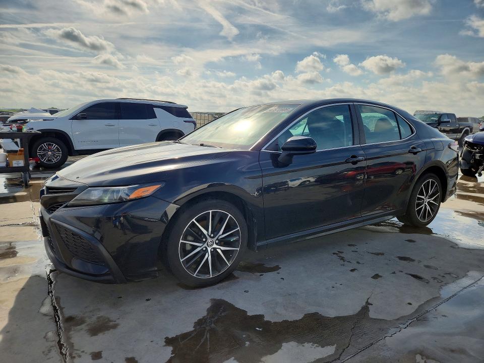 2021 TOYOTA CAMRY — VIN 4T1G11AK0MU530366