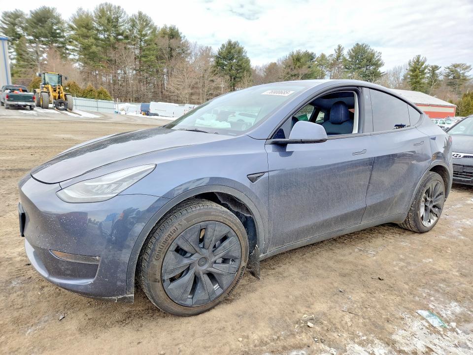 2022 TESLA MODEL Y — VIN 7SAYGDEE4NA015281