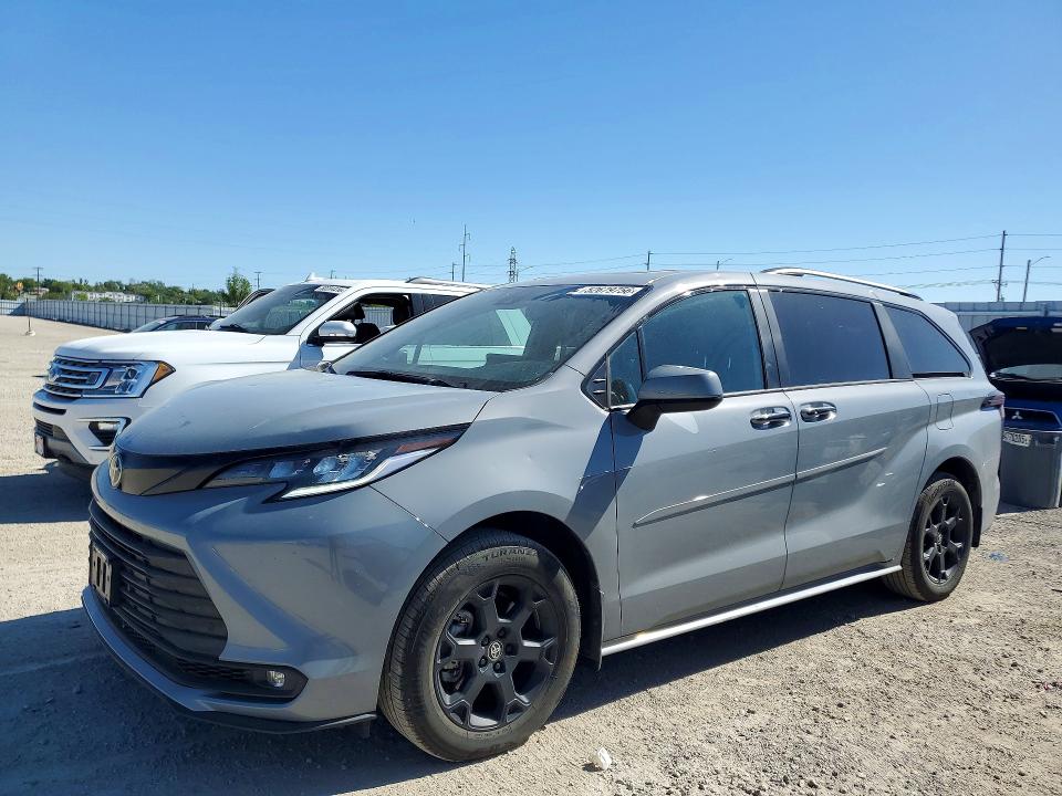 2026 TOYOTA SIENNA — VIN 5TDCSKFC2TS231231