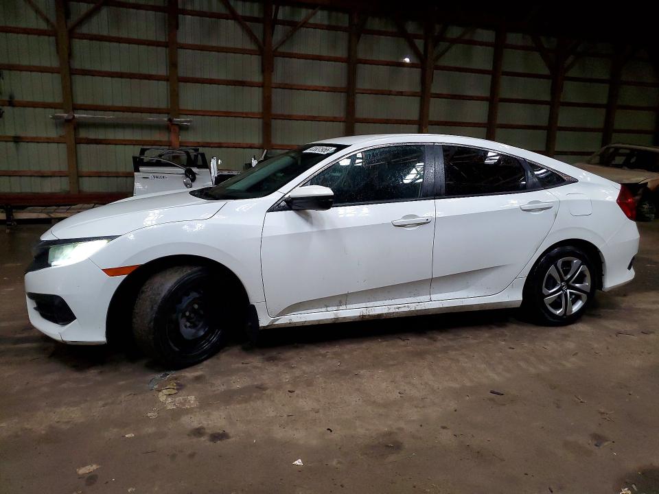 2018 HONDA CIVIC — VIN 2HGFC2F57JH000303