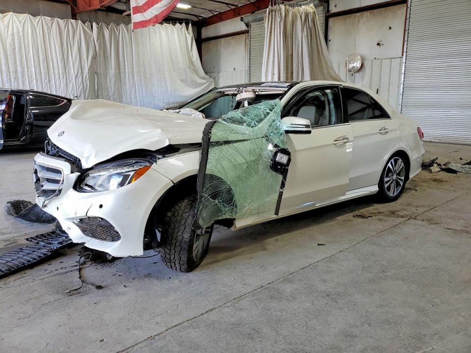 2016 MERCEDES-BENZ E — VIN WDDHF8JB4GB272023