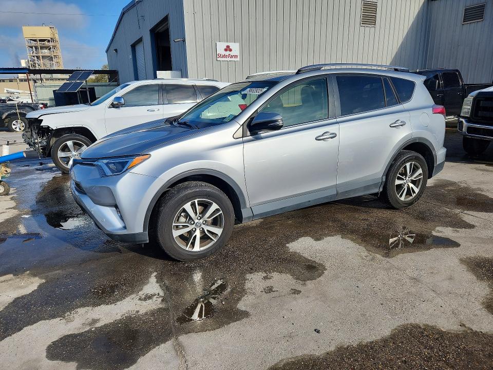 2018 TOYOTA RAV4 — VIN JTMWFREV7JJ171020