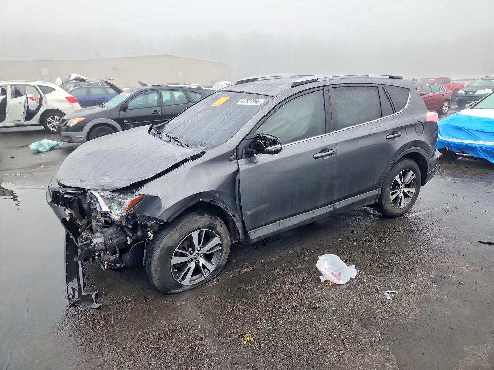2018 TOYOTA RAV4 — VIN JTMRFREV4JJ211079