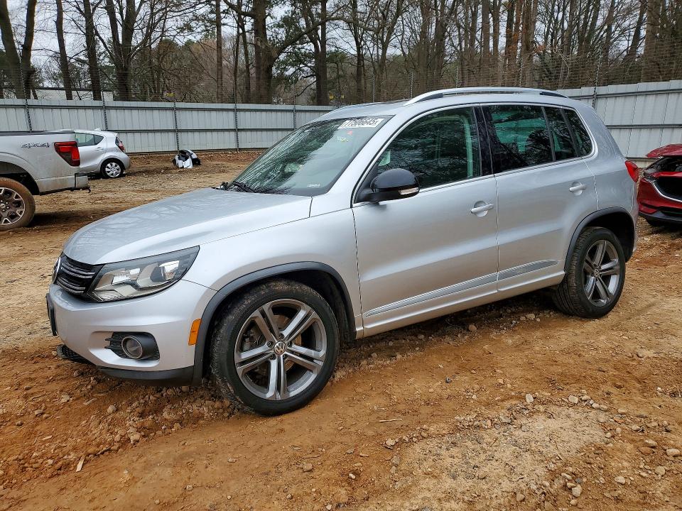 2017 VOLKSWAGEN TIGUAN — VIN WVGTV7AX2HK012925