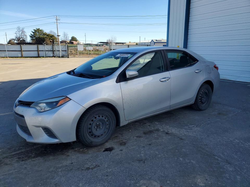 2015 TOYOTA COROLLA — VIN 2T1BURHE9FC452464