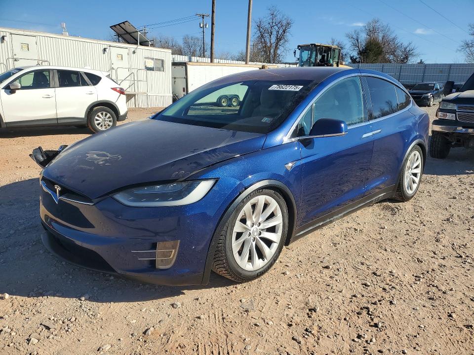 2016 TESLA MODEL X — VIN 5YJXCBE21GF031104