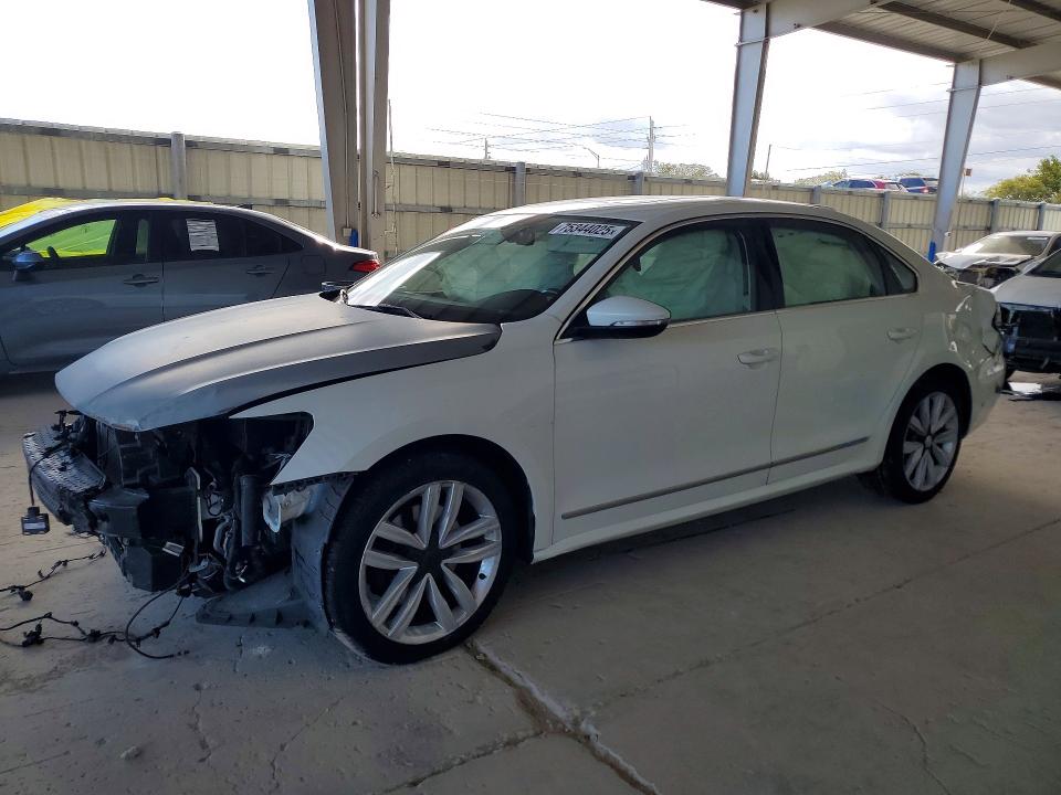 2017 VOLKSWAGEN PASSAT — VIN 1VWGT7A39HC081949