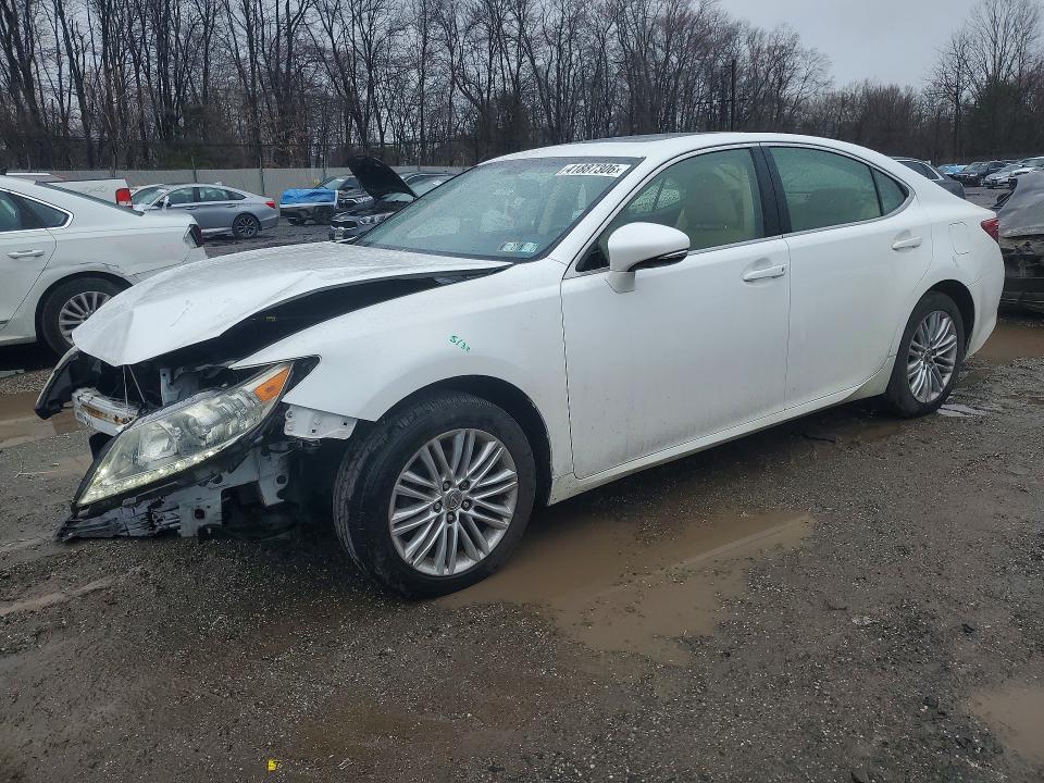 2015 LEXUS ES 350 — VIN JTHBK1GGXF2158028