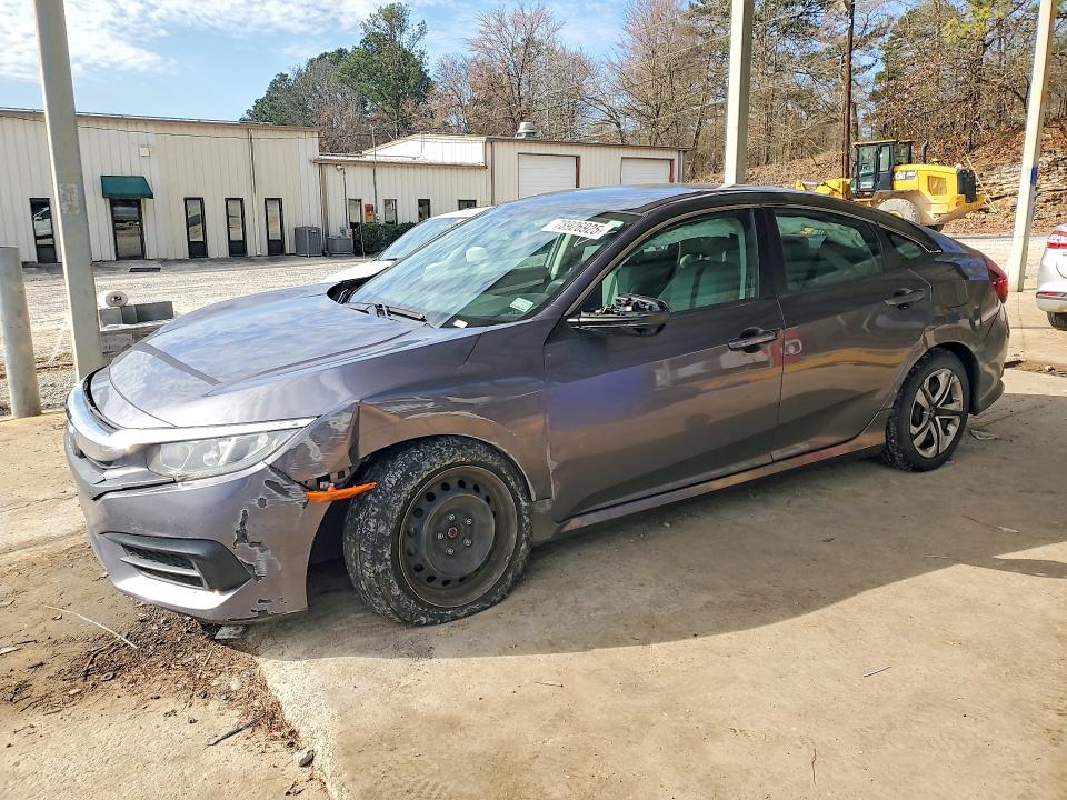 2018 HONDA CIVIC — VIN 19XFC2F56JE027647