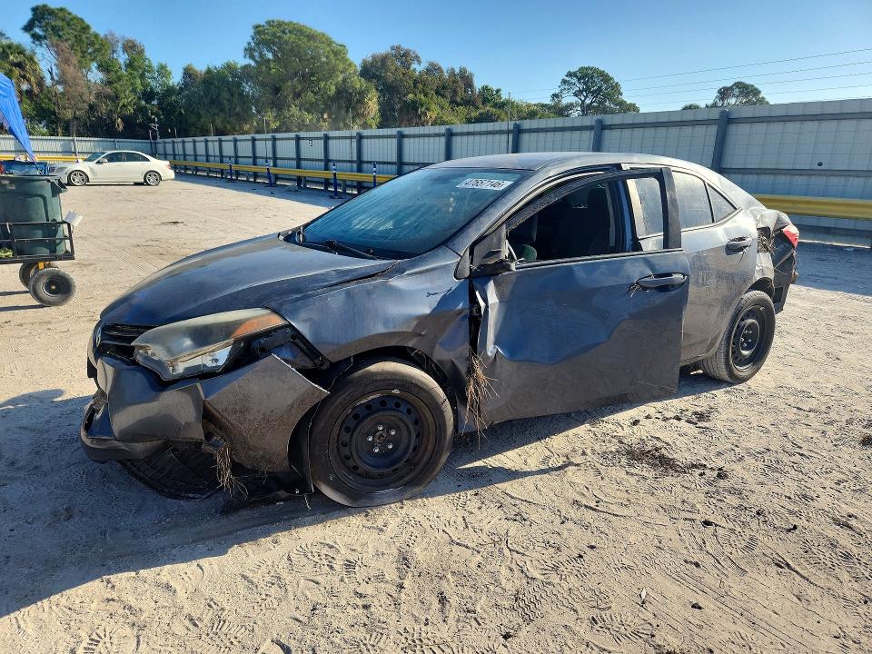 2015 TOYOTA COROLLA — VIN 5YFBURHE6FP210828