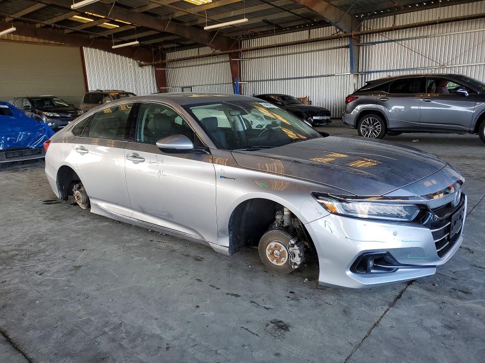 1HGCV3F90NA016272