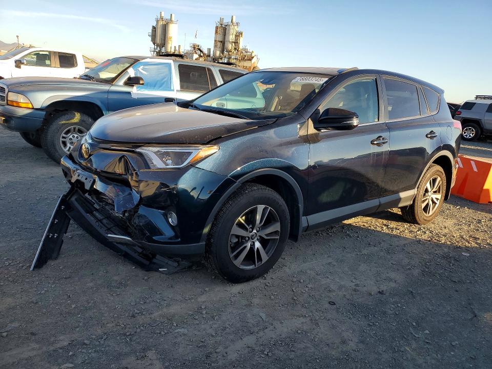 2018 TOYOTA RAV4 — VIN JTMWFREV2JD131717