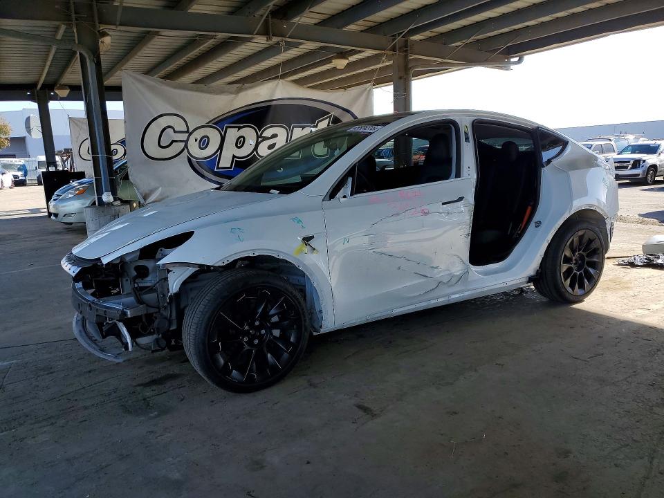 2020 TESLA MODEL Y — VIN 5YJYGDEE8LF056638