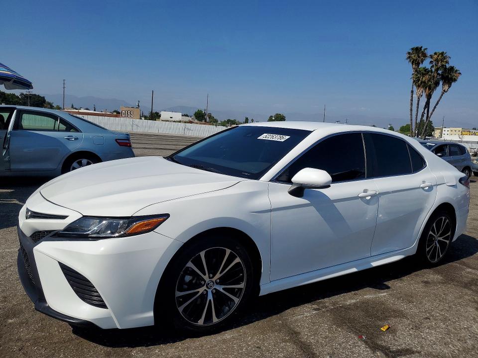 2018 TOYOTA CAMRY — VIN 4T1B11HK2JU107655