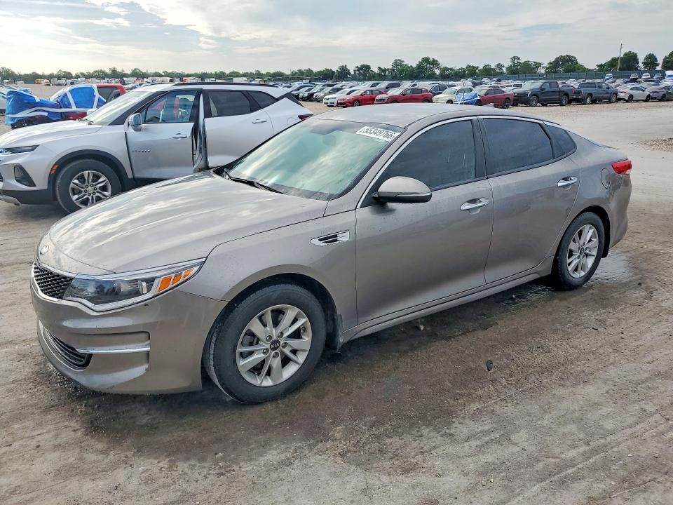 2018 KIA OPTIMA — VIN 5XXGT4L38JG235698
