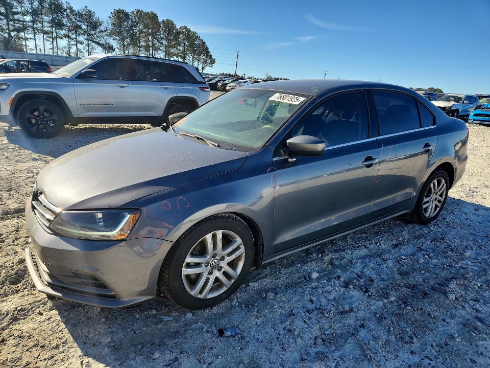 2017 VOLKSWAGEN JETTA — VIN 3VW2B7AJXHM253061