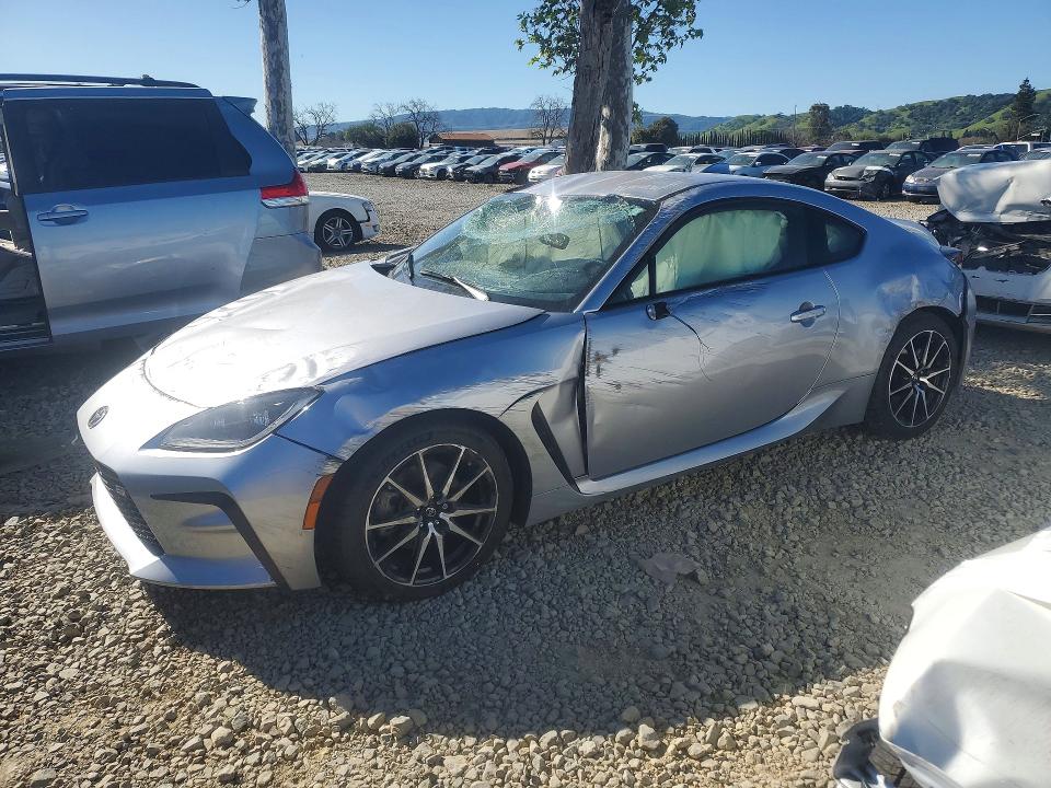 2024 TOYOTA GR86 — VIN JF1ZNBB14R9753815