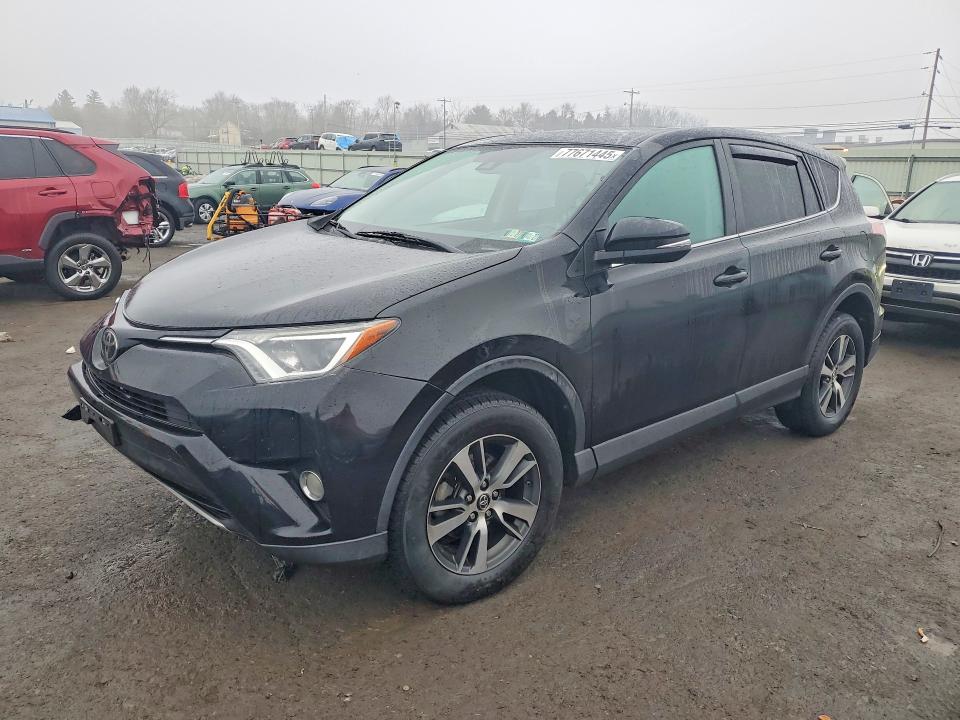 2018 TOYOTA RAV4 — VIN 2T3RFREV7JW816215
