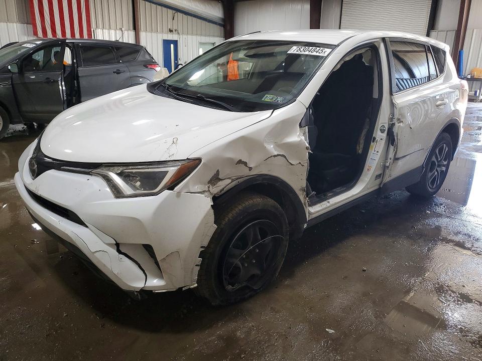 2018 TOYOTA RAV4 — VIN JTMBFREVXJD242000