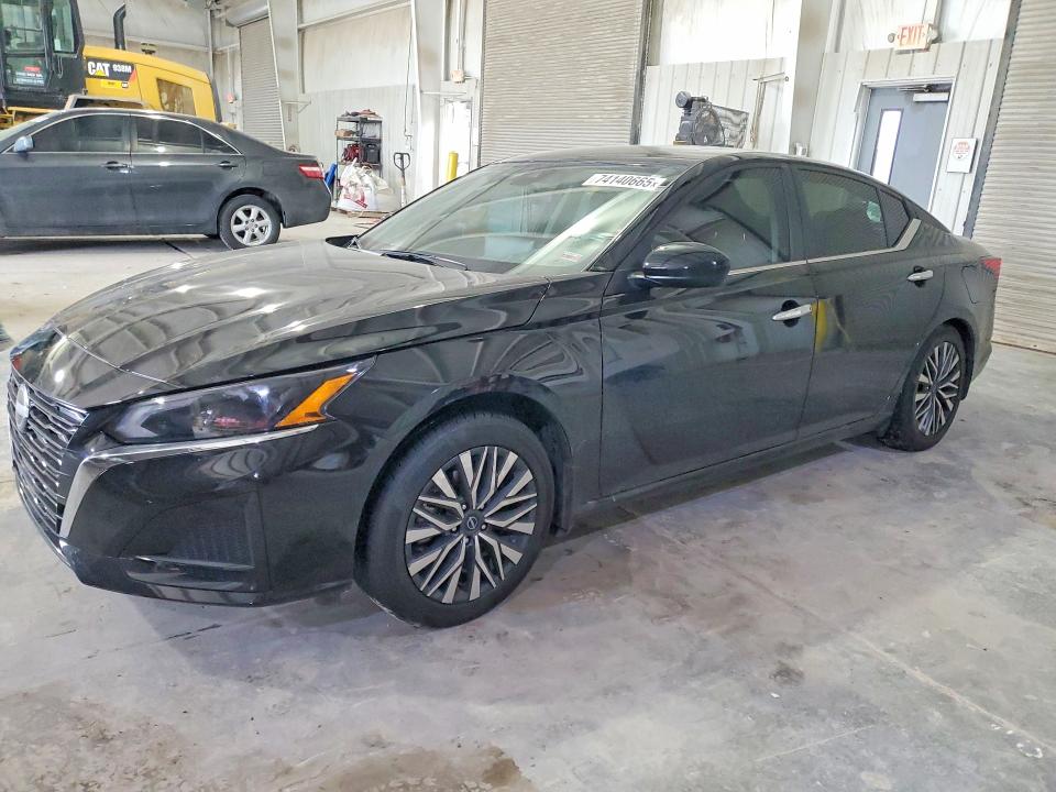 1N4BL4DVXRN324768