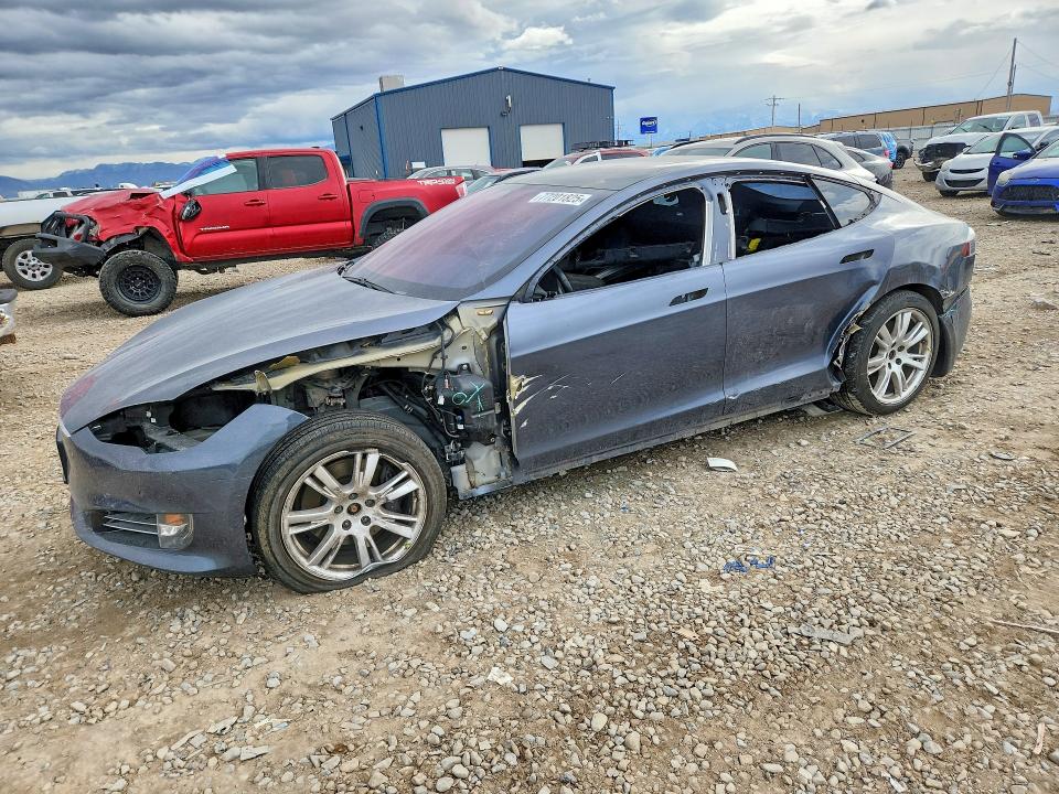 5YJSA1E29LF385389