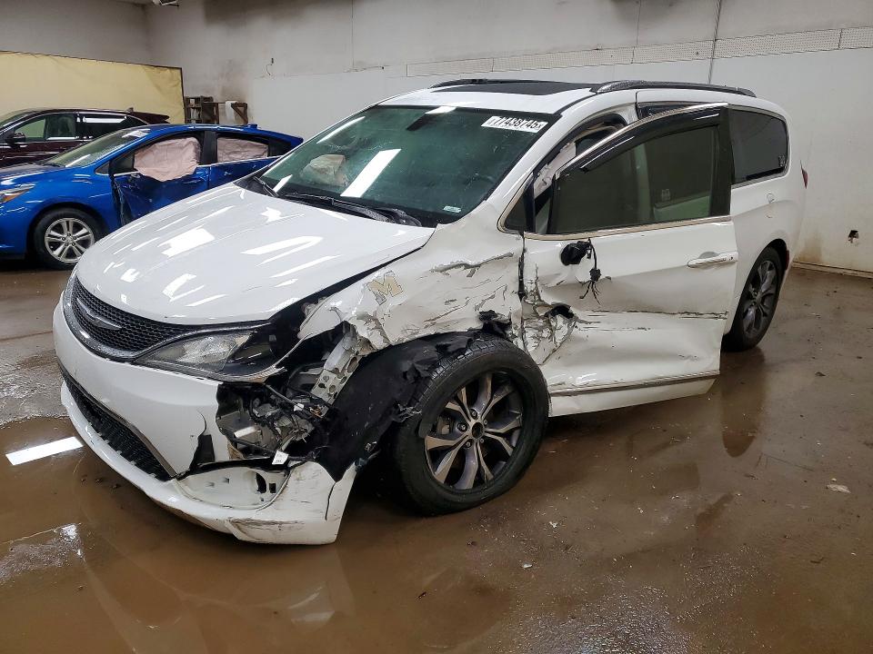 2C4RC1GG6HR560386