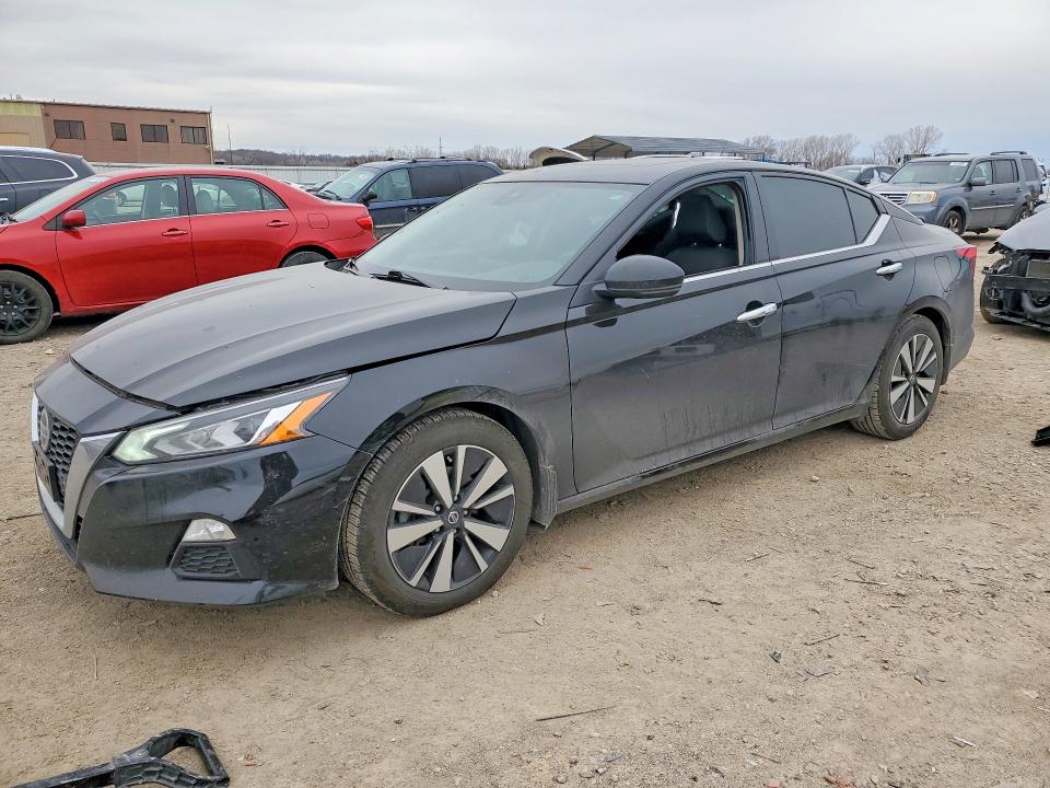 1N4BL4DV6NN300901