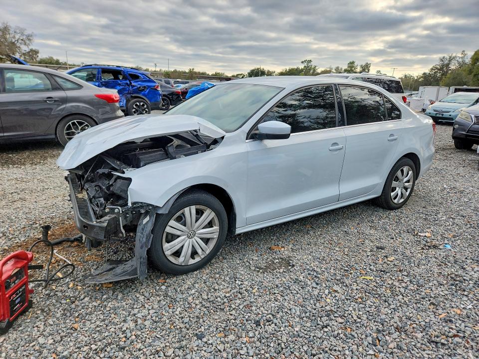 3VW2B7AJ9HM414693