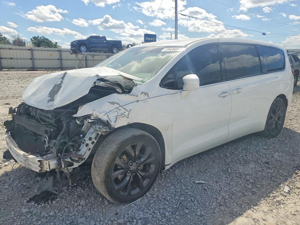 2C4RC1FG7JR365517