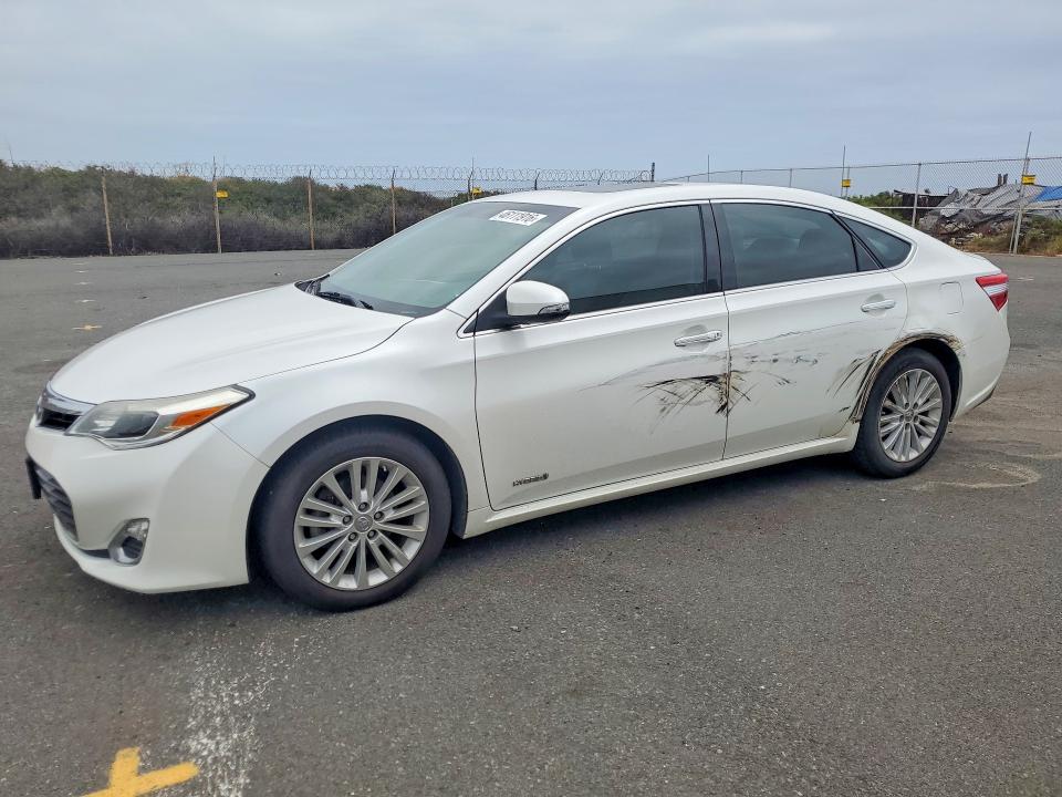 4T1BD1EB4FU042830