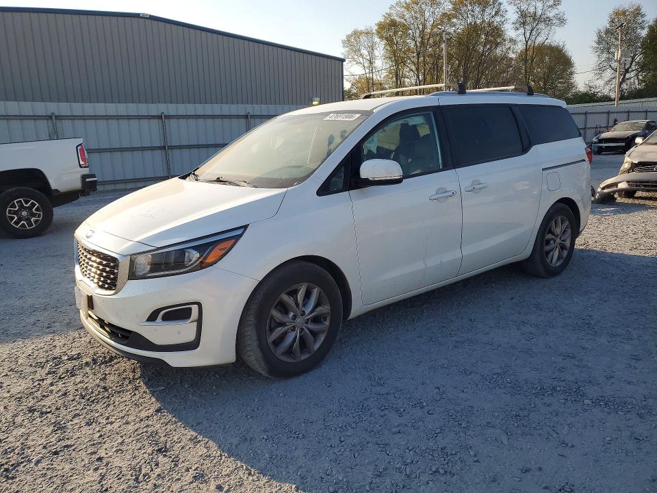 KNDMB5C1XK6524060