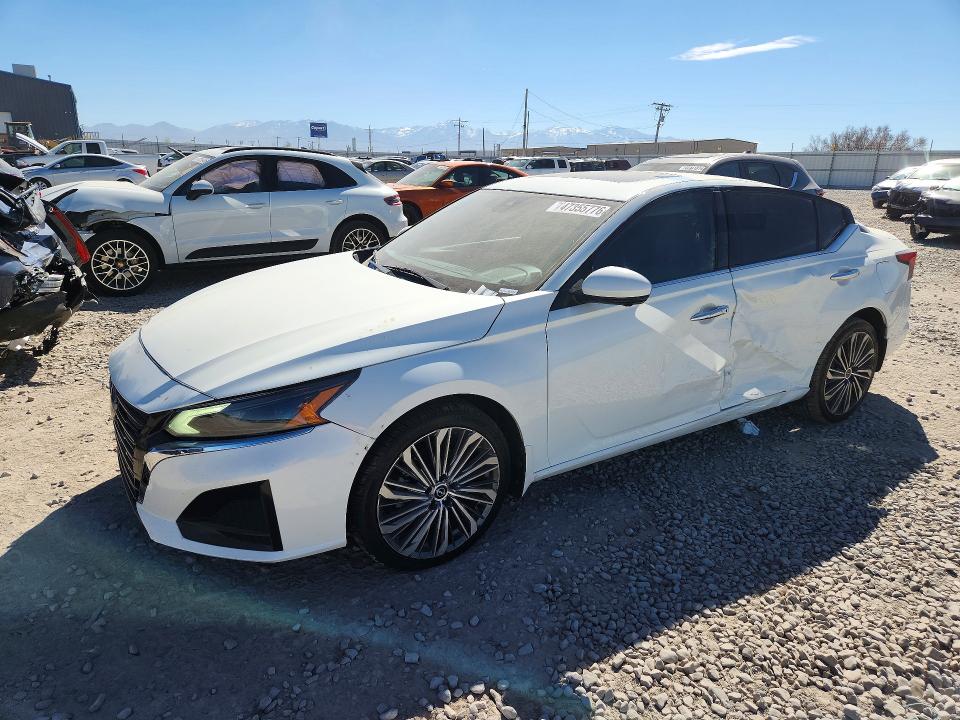 1N4BL4EW8PN361029