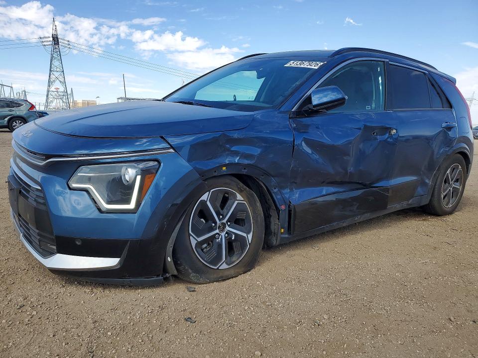 KNDCT3LEXS5217512