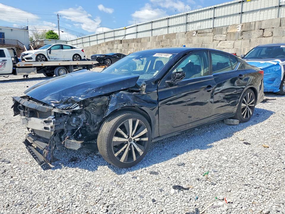 1N4BL4CV4LC212360