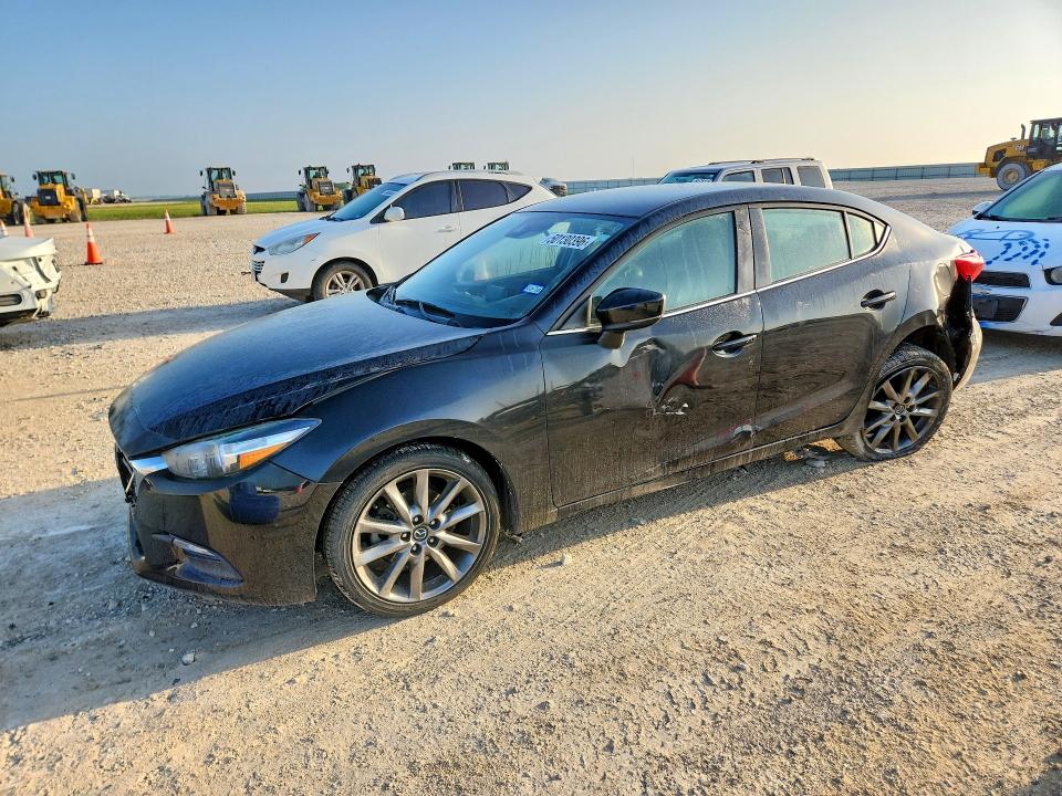 3MZBN1V38JM208240