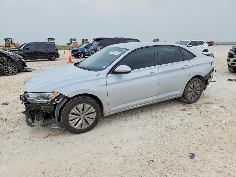 3VWCB7BU3KM133171
