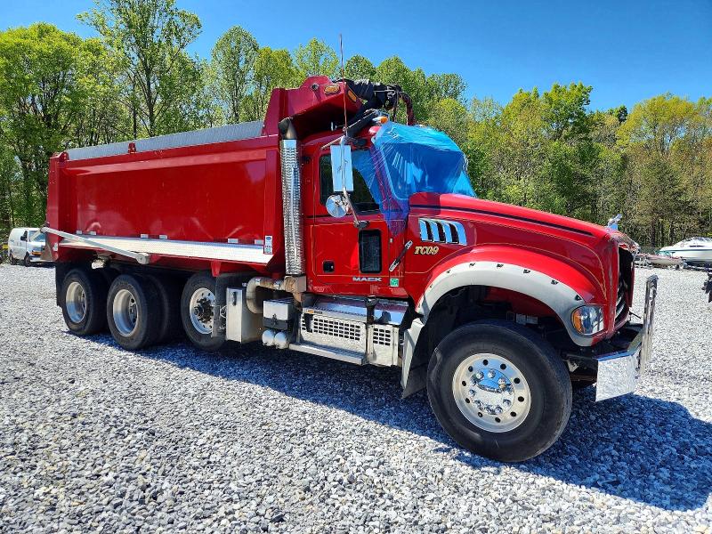 1M2AX09C9JM038748