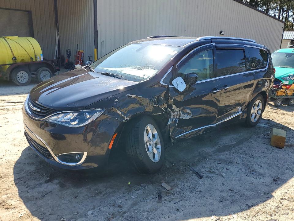 2C4RC1L73JR125059