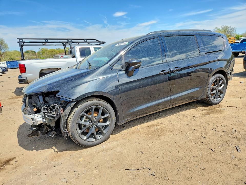 2C4RC1BG8PR522082