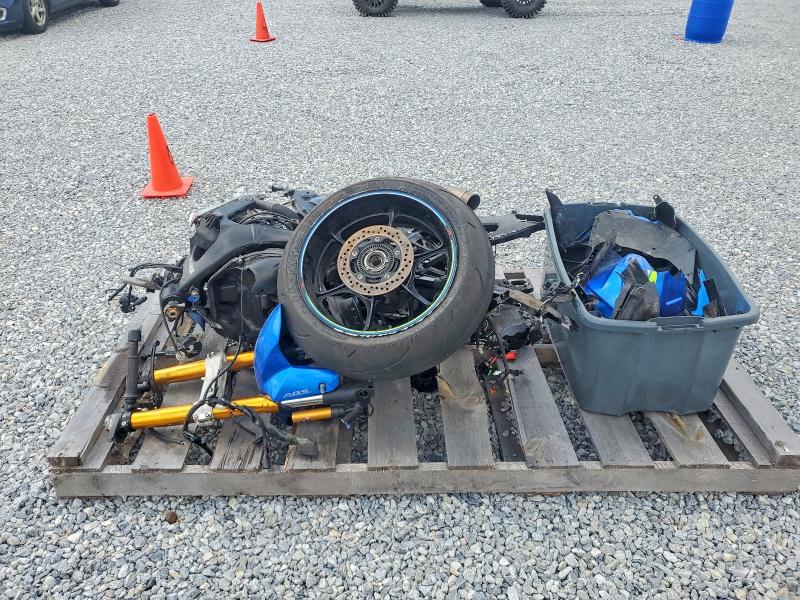 JS1DM11H9J2100694