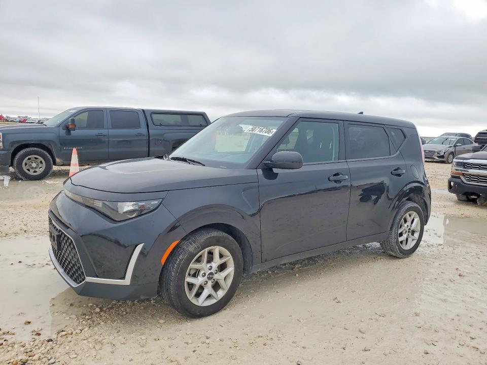 KNDJ23AU0P7885464