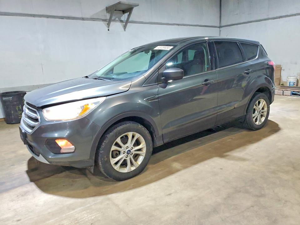 1FMCU9GD1HUA96557