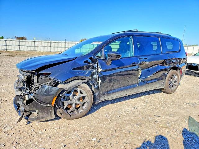 2C4RC1EG6JR322076