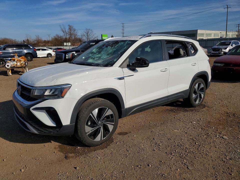 3VVUX7B28PM370495