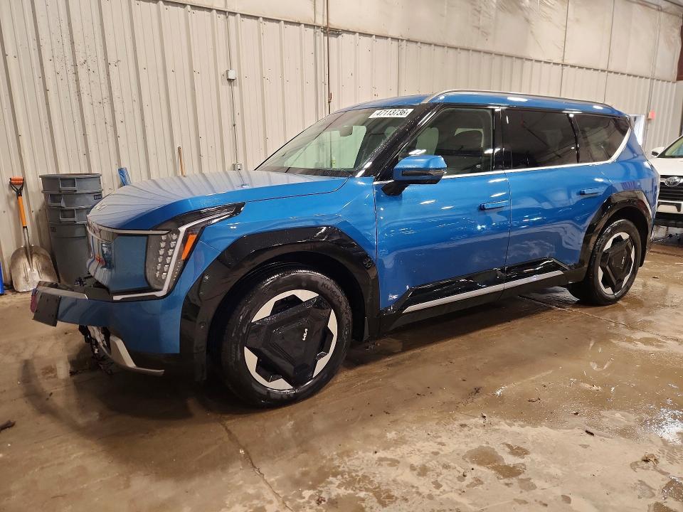KNDADFS5XR6033618