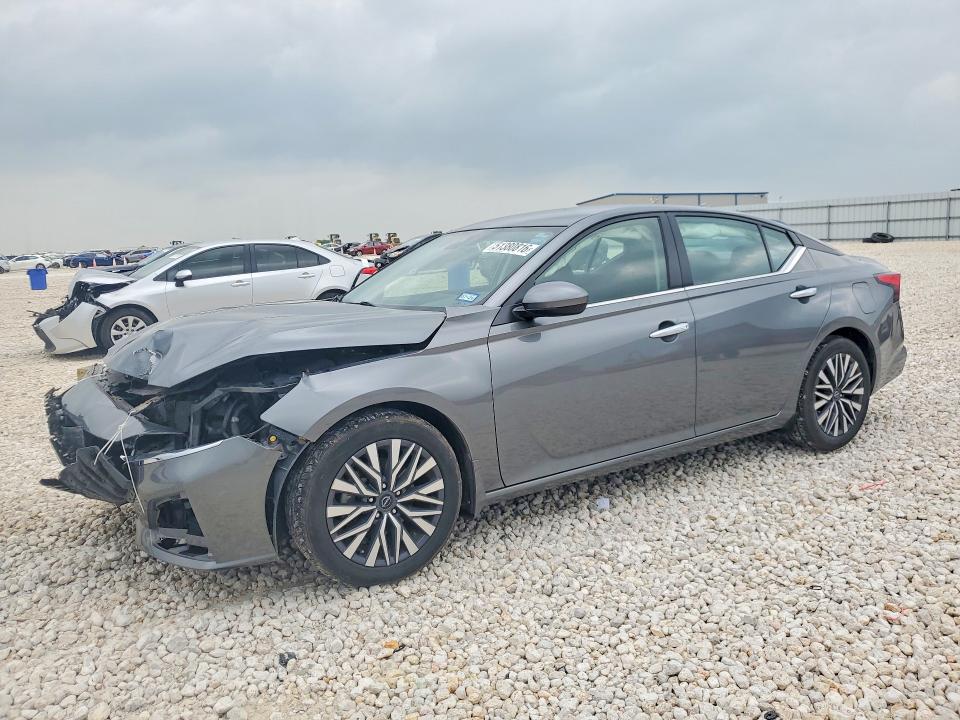 1N4BL4DV7PN322957