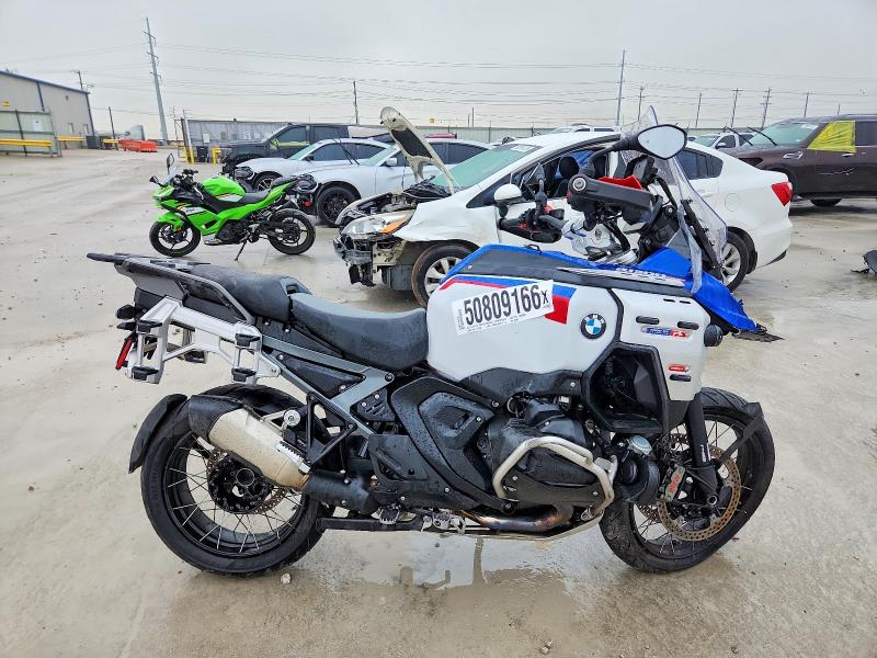 WB10M330XS6L01082