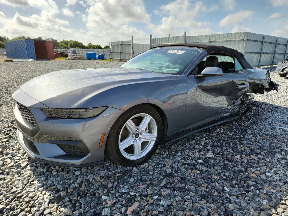 1FAGP8UH5T5108717