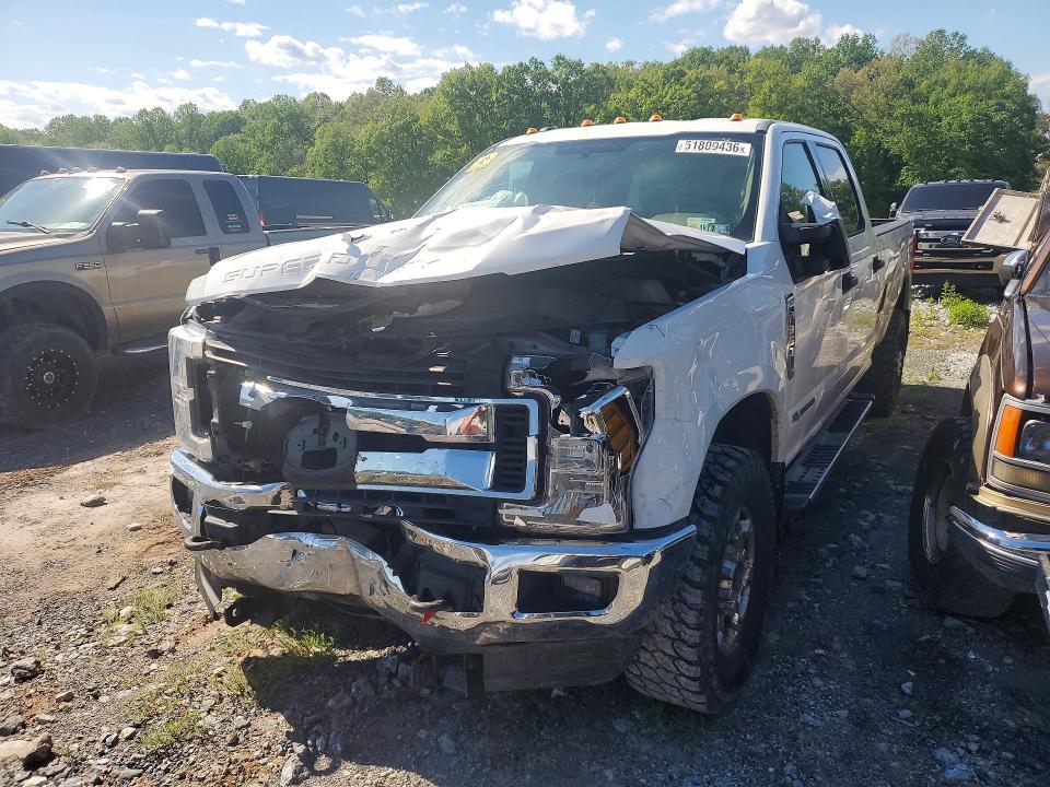 1FT8W3BT1JEB25152