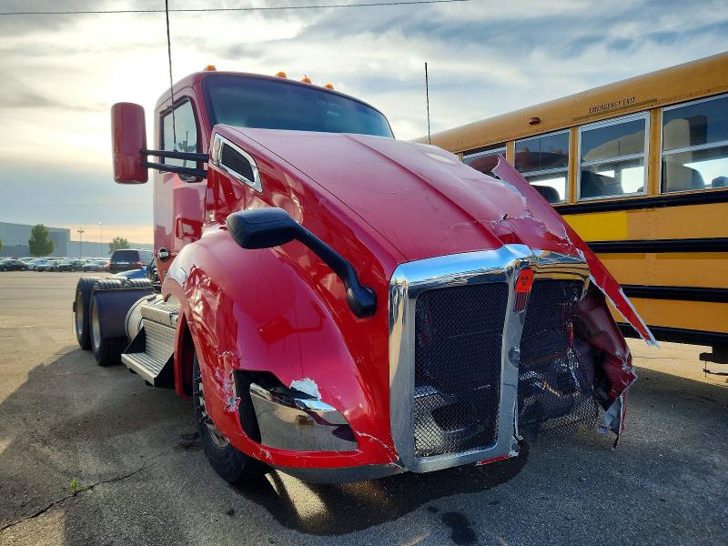 1XKYD49X9NJ106659